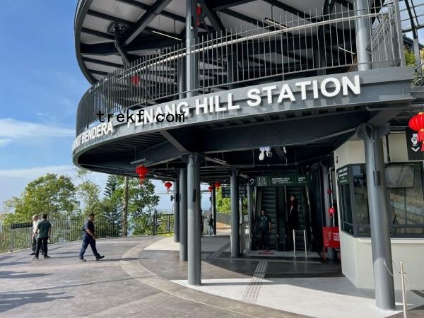 Penang Hill Corporation, in collaboration with Rapid Penang and the state government, will provide a free shuttle service between Penang Hill and Komtar for five days from December 25 to 29. — Picture by Opalyn Mok